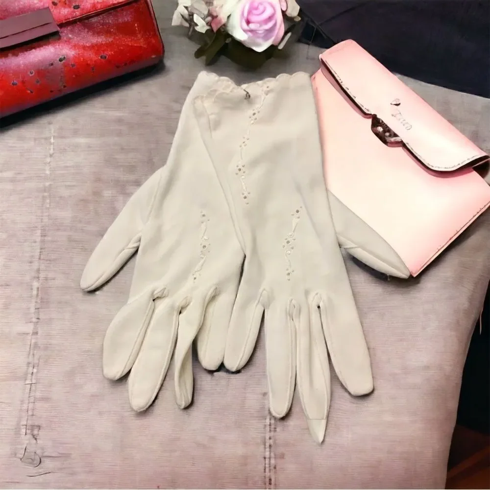 Vintage Gloves  eyelet detail cream color